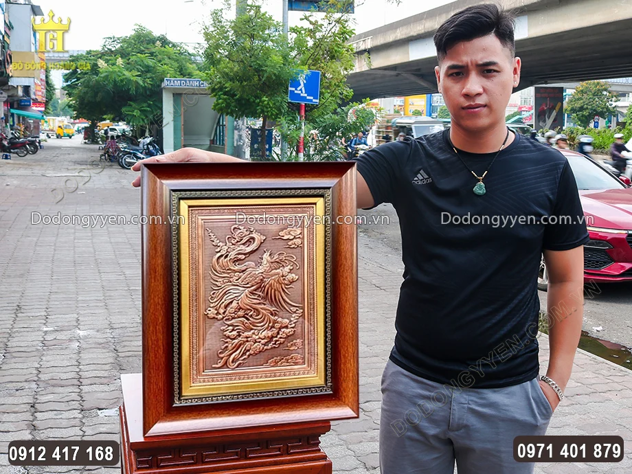 H&igrave;nh ảnh nh&igrave;n nghi&ecirc;ng của bức tranh đồng